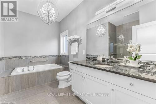 36 Hickory Avenue Avenue, Niagara-On-The-Lake (105 - St. Davids), ON - Indoor Photo Showing Bathroom