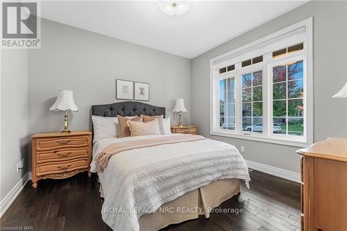 36 Hickory Avenue Avenue, Niagara-On-The-Lake (105 - St. Davids), ON - Indoor Photo Showing Bedroom