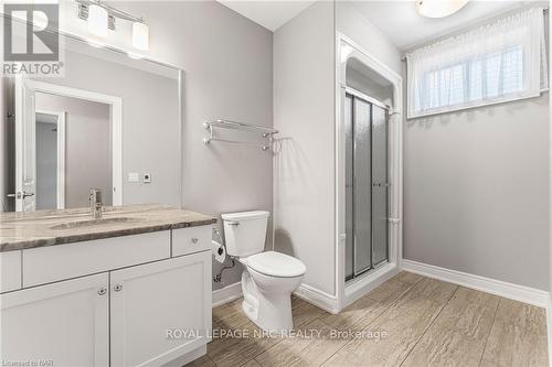 36 Hickory Avenue Avenue, Niagara-On-The-Lake (105 - St. Davids), ON - Indoor Photo Showing Bathroom