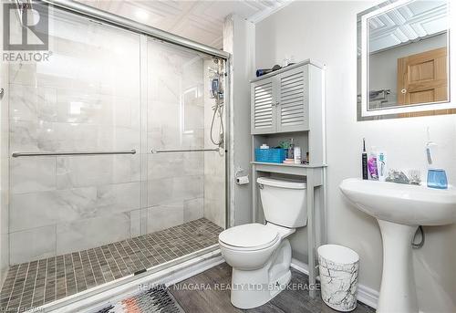 3003 Bethune Avenue, Fort Erie (335 - Ridgeway), ON - Indoor Photo Showing Bathroom