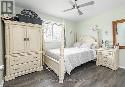 3003 Bethune Avenue, Fort Erie (335 - Ridgeway), ON - Indoor Photo Showing Bedroom