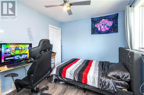 3003 Bethune Avenue, Fort Erie (335 - Ridgeway), ON - Indoor Photo Showing Bedroom