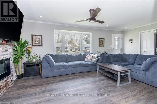 3003 Bethune Avenue, Fort Erie (335 - Ridgeway), ON - Indoor Photo Showing Living Room With Fireplace