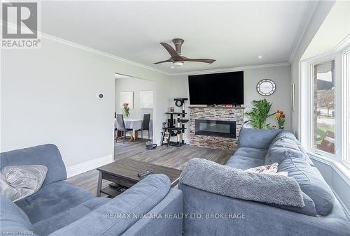 3003 Bethune Avenue, Fort Erie (335 - Ridgeway), ON - Indoor Photo Showing Living Room With Fireplace