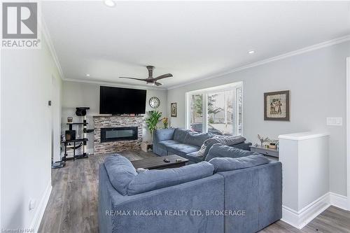 3003 Bethune Avenue, Fort Erie (335 - Ridgeway), ON - Indoor Photo Showing Living Room With Fireplace