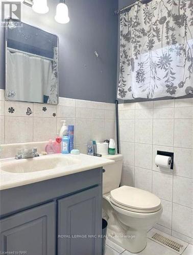 Main - 1951 Brampton Street, Hamilton (Parkview), ON - Indoor Photo Showing Bathroom