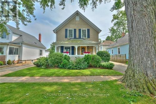 54 Henry Street, St. Catharines (451 - Downtown), ON - Outdoor With Deck Patio Veranda With Facade