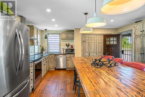 118 River Road, Pelham (664 - Fenwick), ON - Indoor Photo Showing Kitchen