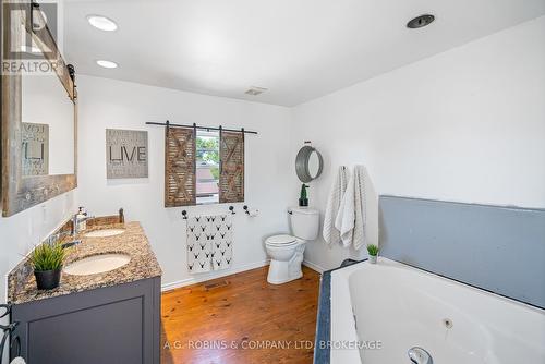 118 River Road, Pelham (664 - Fenwick), ON - Indoor Photo Showing Bathroom