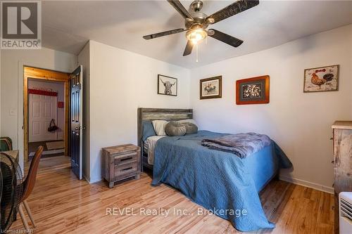 92 Warner Road, Niagara Falls (107 - Glendale), ON - Indoor Photo Showing Bedroom