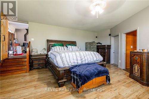 92 Warner Road, Niagara Falls (107 - Glendale), ON - Indoor Photo Showing Bedroom