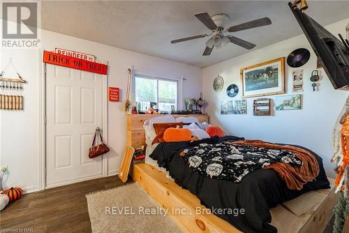 92 Warner Road, Niagara Falls (107 - Glendale), ON - Indoor Photo Showing Bedroom