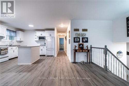 45 Knoll Street, Port Colborne (877 - Main Street), ON - Indoor Photo Showing Kitchen