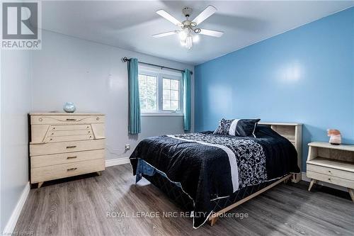 45 Knoll Street, Port Colborne (877 - Main Street), ON - Indoor Photo Showing Bedroom