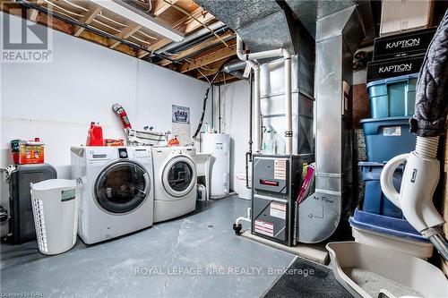 45 Knoll Street, Port Colborne (877 - Main Street), ON - Indoor Photo Showing Laundry Room