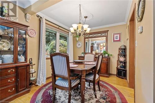 8 St Louis Place, St. Catharines (437 - Lakeshore), ON - Indoor Photo Showing Dining Room