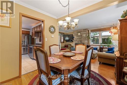 8 St Louis Place, St. Catharines (437 - Lakeshore), ON - Indoor Photo Showing Dining Room