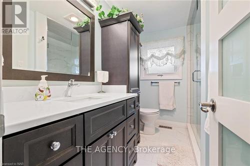 8 St Louis Place, St. Catharines (437 - Lakeshore), ON - Indoor Photo Showing Bathroom