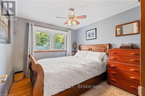 8 St Louis Place, St. Catharines (437 - Lakeshore), ON - Indoor Photo Showing Bedroom