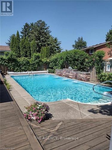 8 St Louis Place, St. Catharines (437 - Lakeshore), ON - Outdoor With In Ground Pool With Backyard