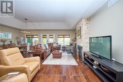 6 Derbyshire Drive, Fort Erie (335 - Ridgeway), ON - Indoor Photo Showing Living Room With Fireplace