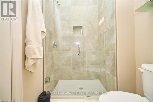 6 Derbyshire Drive, Fort Erie (335 - Ridgeway), ON - Indoor Photo Showing Bathroom