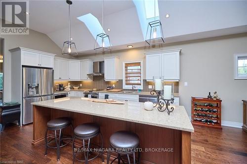 6 Derbyshire Drive, Fort Erie (335 - Ridgeway), ON - Indoor Photo Showing Kitchen With Upgraded Kitchen