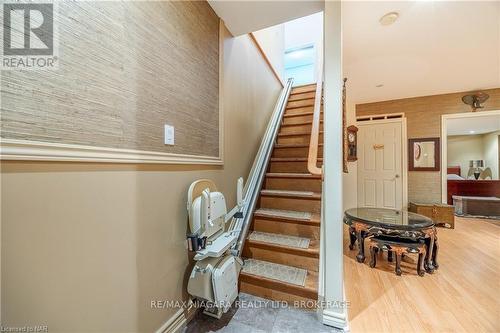 2362 Walker Court, Niagara Falls (206 - Stamford), ON - Indoor Photo Showing Other Room