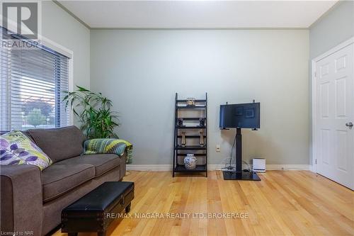 2362 Walker Court, Niagara Falls (206 - Stamford), ON - Indoor