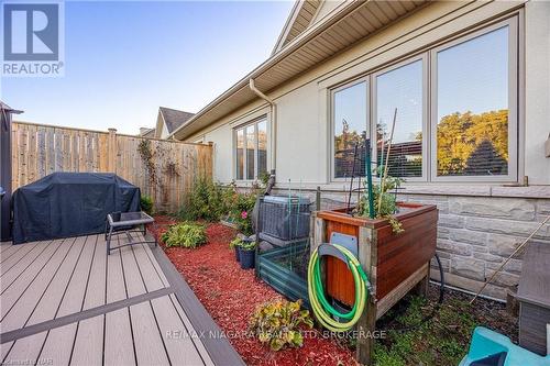 2362 Walker Court, Niagara Falls (206 - Stamford), ON - Outdoor With Deck Patio Veranda With Exterior