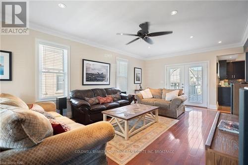 269 Sugarloaf Street, Port Colborne (878 - Sugarloaf), ON - Indoor Photo Showing Living Room