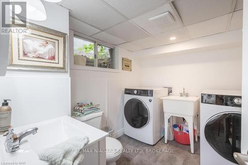 100 Arthur Street, St. Catharines (436 - Port Weller), ON - Indoor Photo Showing Laundry Room