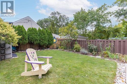 100 Arthur Street, St. Catharines (436 - Port Weller), ON - Outdoor With Backyard