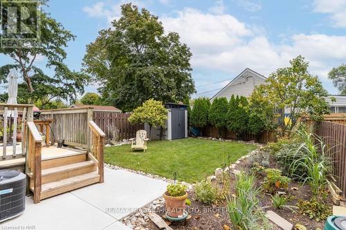 100 Arthur Street, St. Catharines (436 - Port Weller), ON - Outdoor With Backyard