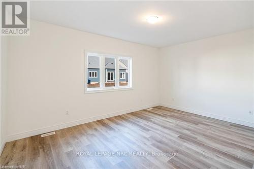 54 Beachwalk Crescent, Fort Erie (337 - Crystal Beach), ON - Indoor Photo Showing Other Room