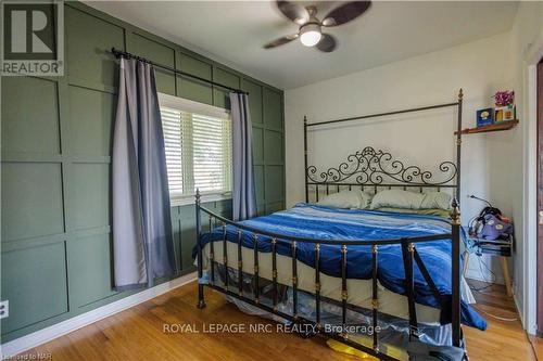 714 Main St W Street W, Port Colborne (878 - Sugarloaf), ON - Indoor Photo Showing Bedroom