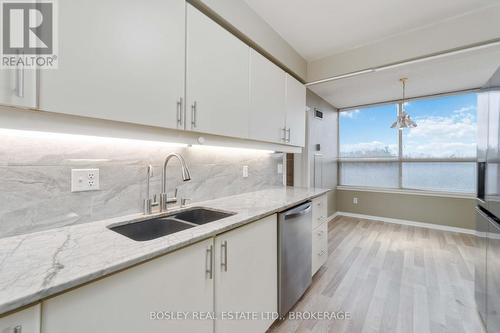 605 - 3 Towering Heights Boulevard, St. Catharines (461 - Glendale/Glenridge), ON - Indoor Photo Showing Kitchen With Double Sink