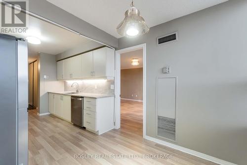 605 - 3 Towering Heights Boulevard, St. Catharines (461 - Glendale/Glenridge), ON - Indoor Photo Showing Kitchen