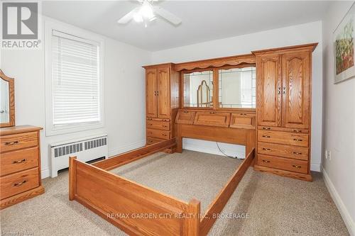 4477 Jordan Road, Lincoln (980 - Lincoln-Jordan/Vineland), ON - Indoor Photo Showing Bedroom