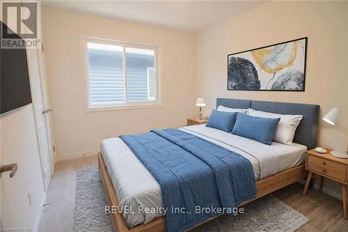 87 Caroline Street, Welland (773 - Lincoln/Crowland), ON - Indoor Photo Showing Bedroom