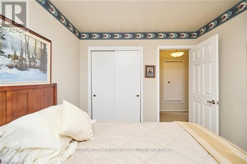 21 Windermere Court, Welland (767 - N. Welland), ON - Indoor Photo Showing Bedroom