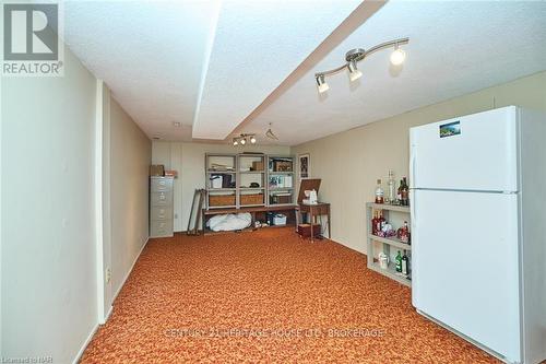 21 Windermere Court, Welland (767 - N. Welland), ON - Indoor Photo Showing Other Room