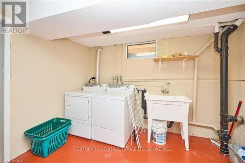 21 Windermere Court, Welland (767 - N. Welland), ON - Indoor Photo Showing Laundry Room