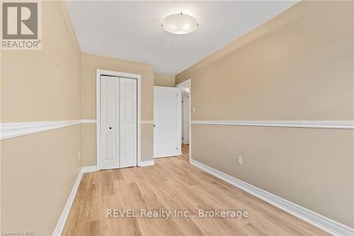 17 Sandown Street, St. Catharines (446 - Fairview), ON - Indoor Photo Showing Other Room