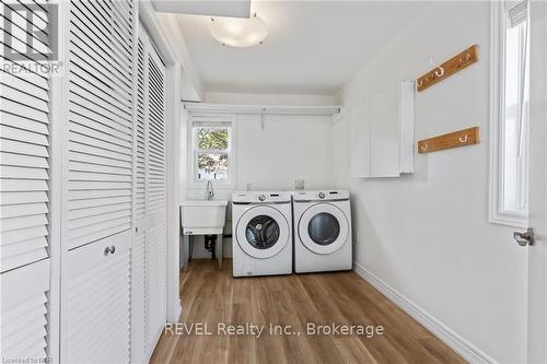 17 Sandown Street, St. Catharines (446 - Fairview), ON - Indoor Photo Showing Laundry Room