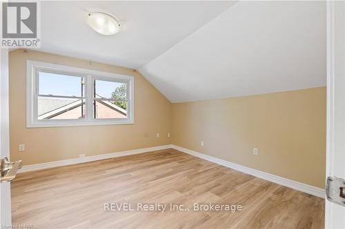 17 Sandown Street, St. Catharines (446 - Fairview), ON - Indoor Photo Showing Other Room