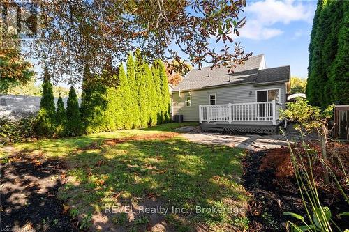 17 Sandown Street, St. Catharines (446 - Fairview), ON - Outdoor With Deck Patio Veranda