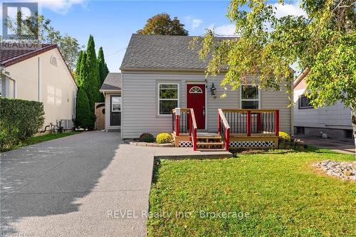 17 Sandown Street, St. Catharines (446 - Fairview), ON - Outdoor