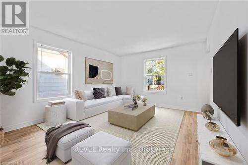 17 Sandown Street, St. Catharines (446 - Fairview), ON - Indoor Photo Showing Living Room