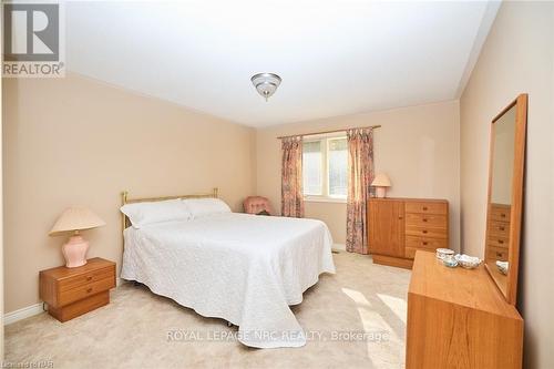 737 Canboro Road, Pelham (664 - Fenwick), ON - Indoor Photo Showing Bedroom